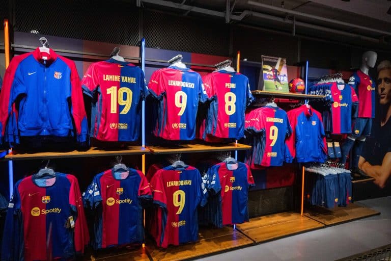 Barcelona Raih Cuan Besar Dari Penjualan Jersey