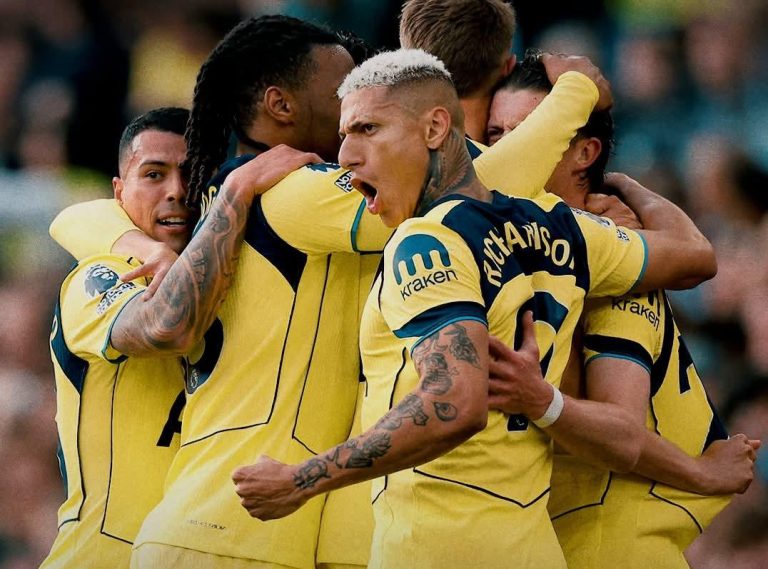 Tottenham Tinggalkan Zona Degradasi Usai Libas Aston Villa
