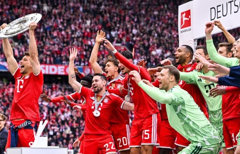 Bayern Munchen Rayakan Gelar Juara Dengan Pesta Gol