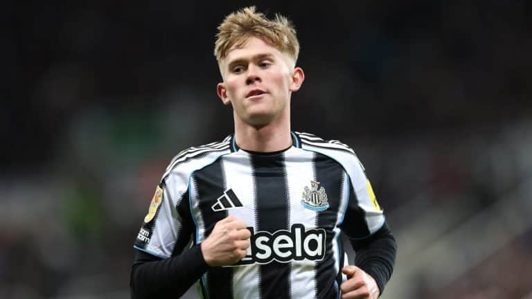 MU Ingin Datangkan Lewis Hall Dari Newcastle