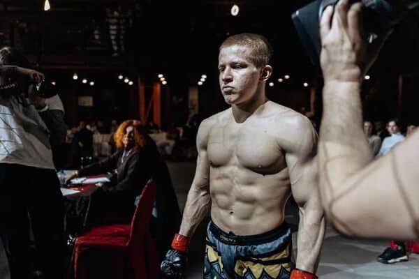 Mark Vologdin: Striker Rusia Yang Menembus UFC