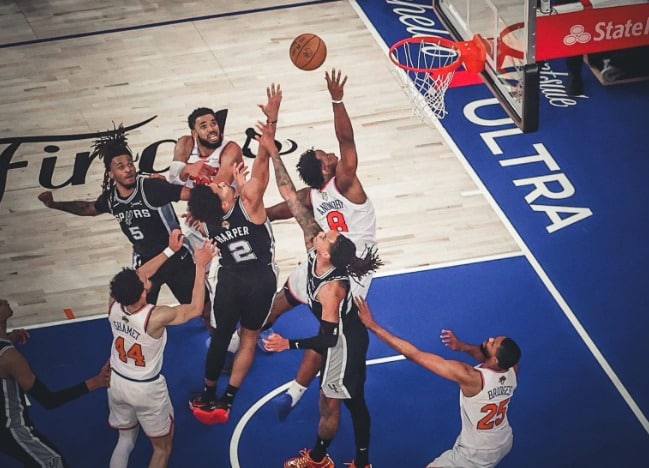 New York Knick Menangkan Game Keempat Yang Penuh Drama