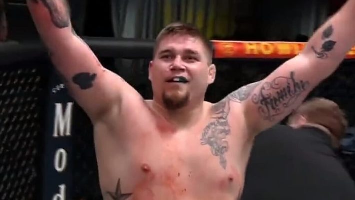 Jake Collier: Petarung Di Divisi Heavyweight UFC