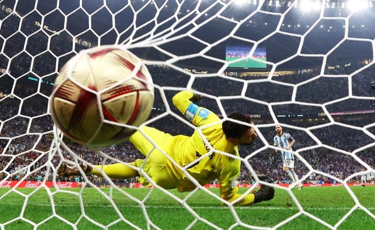 Tendangan Penalti, Dari Cemoohan Hingga Penentu Juara Dunia
