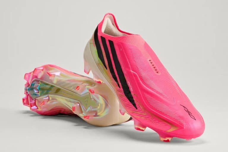 Transformasi Sepatu Sepak Bola Di Era Industri Modern
