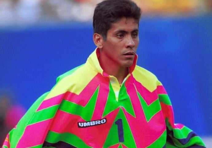 Trik Psikologis Di Balik Jersey Menyala Penjaga Gawang