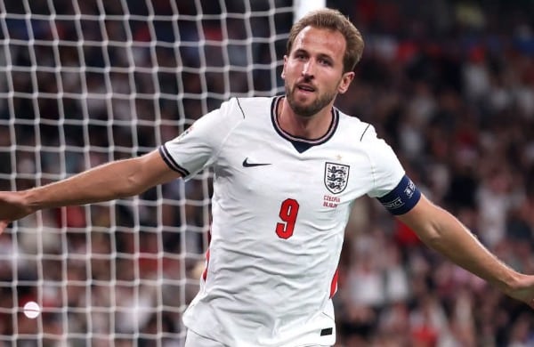The Three Lions Perkasa Di Wembley