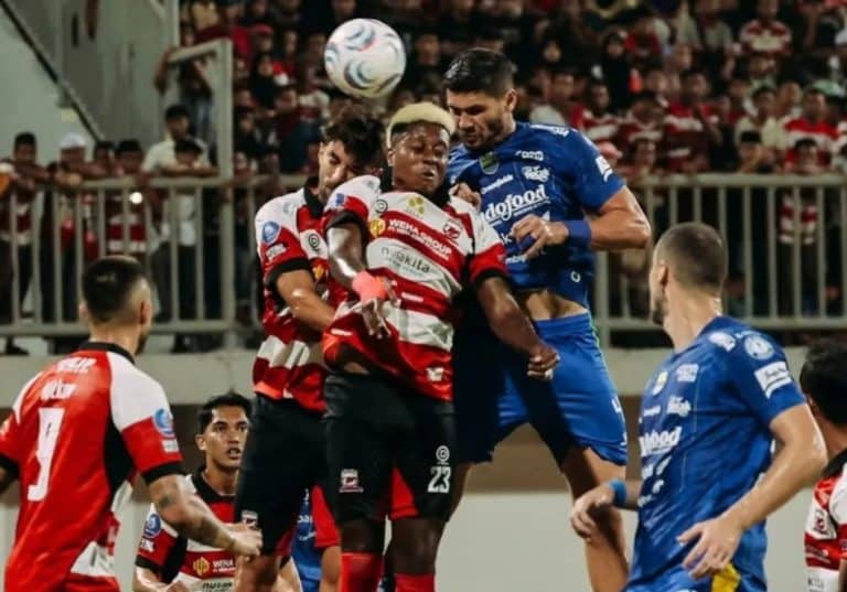 Sang Juara Bertahan Tumbang Di Pamekasan